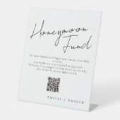 Zwart Wit Minimaal Script Elegant Bruiloft Reclamebord Met Voetstuk (Voorkant)