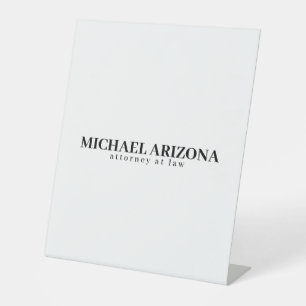 Zwart-wit minimalistische eenvoudige vlakte reclamebord met voetstuk