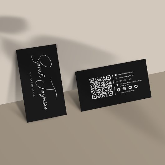 Zwart-wit minimalistische elegante scanbare QR-cod Visitekaartje