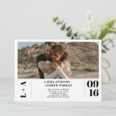 Zwart wit minimalistische initialen 1 foto bruilof kaart (Staand voorkant)