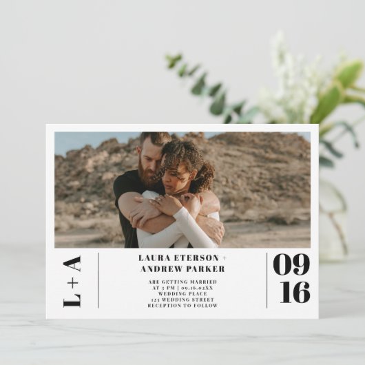 Zwart wit minimalistische initialen 1 foto bruilof kaart (Staand voorkant)