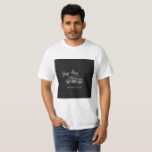 Zwart Wit Minimalistische Motorfiets Typografie T-shirt (Voorkant volledig)