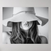 Zwart-wit Mode Model met Petten Poster (Voorkant)
