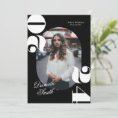 Zwart & Wit Modern Bold Klasse van 2024 Afstuderen Kaart (Staand voorkant)