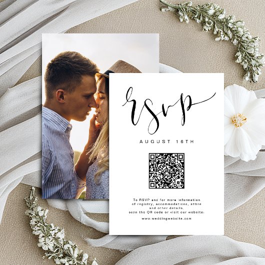 Zwart Wit Modern Eenvoudig Script bruiloft QR-code RSVP Kaartje
