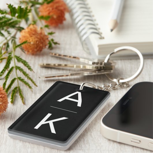 Zwart-wit modern gepersonaliseerd monogram sleutelhanger (Voorkant Rechts)
