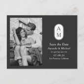 Zwart wit modern initialen foto's opslaan de datum aankondigingskaart (Voorkant)