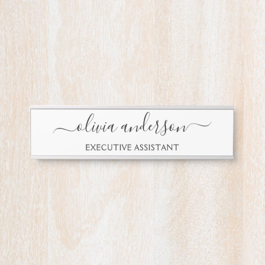 Zwart wit modern script meisjesmonogram naam deurbordje (Voorkant)