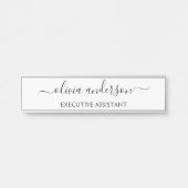 Zwart wit modern script meisjesmonogram naam deurbordje (Voorkant)