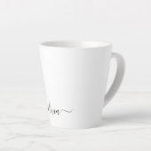 Zwart wit modern script meisjesmonogram naam latte mok (Rechterhoek)