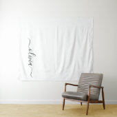 Zwart wit modern script meisjesmonogram naam wandkleed (In Situ (horizontaal))