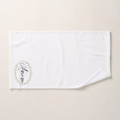 Zwart Wit Modern Script Vrouwelijke Monogram Naam  Bad Handdoek (Handdoek)