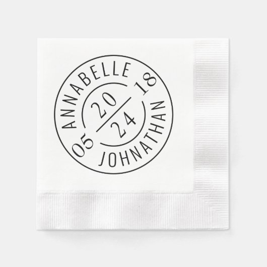 Zwart Wit Moderne Bruiloft Badge Namen en Datum Servet (Voorkant)