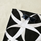 Zwart-wit monochromatische accentueringsbad t strandlaken (In situ)