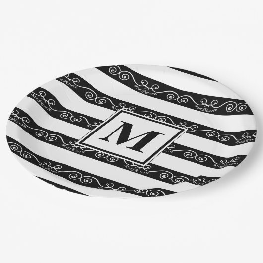 Zwart wit monogram gestript design papieren bordje (Gekanteld)