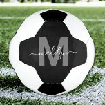 Zwart wit monogram voetbal<br><div class="desc">Creëer Your Own Custom Zwart-wit Voetbal Naam Monogram. Dit ontwerp is voorzien van een klassiek zwart-wit voetbal met uw aangepaste monogram toegevoegd voor een sportieve en persoonlijke touch. Een gewaagd grijs initiaal wordt gecombineerd met jouw naam in helder wit schrift voor een strakke en eigentijdse look. Alle kleuren kunnen worden...</div>