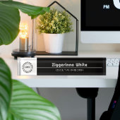 Zwart, wit naambordje