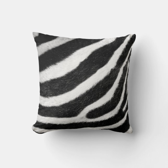 zwart-wit nepbont zebrastrepen kussen (Voorkant)