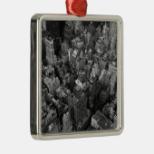 Zwart-wit New York City Night Skyline Metalen Ornament (Rechts)