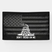 Zwart-wit niet tegen me in Amerikaanse vlag Spandoek (Horizontaal)