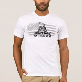 Zwart-wit niet tegen me in Amerikaanse vlag T-shirt