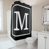 Zwart Wit Omlijst XL Initiaal Monogram Douchegordijn (In situ)