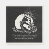 Zwart Wit One-legged King Pigeon Yoga Pose Logo Servet (Voorkant)