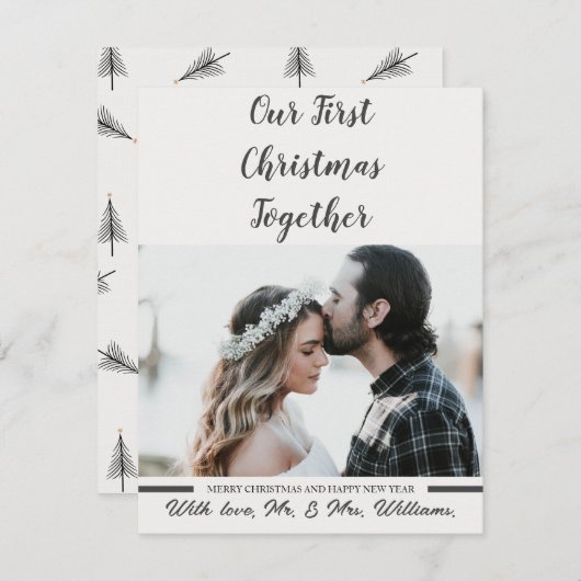 Zwart & Wit Onze eerste Kerst Pas getrouwd Foto Feestdagenkaart (Voorkant / Achterkant)