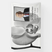 Zwart-wit orchidee viering van het leven begrafeni spandoek (Verticaal)