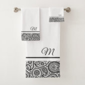 Zwart-wit  paisley monogram bad handdoek (Insitu)