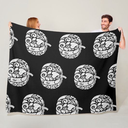 Zwart & Wit Paisley Pumpkin Fleece Deken (In situ)
