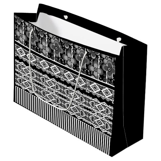 Zwart-wit patroon met kant en patchwork groot cadeauzakje (Voorkant Gekanteld)