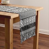 Zwart-wit patroon met kant en patchwork korte tafelloper (Voorbeeld)