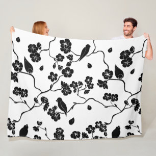 Zwart-wit patroon vogels op kersenbloesems   fleece deken