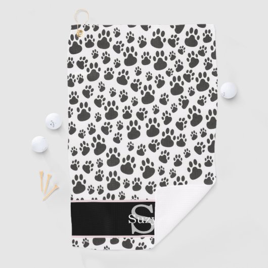 Zwart-wit Paw Print Pattern Initiaal Monogram Golfhanddoek (Insitu)