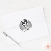 Zwart-wit pin-up ronde sticker (Envelop)