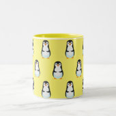 Zwart-wit pinguïn patroon op lichtgeel tweekleurige koffiemok (Center)