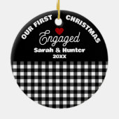 Zwart-wit Plaid Onze 1e Kerstmis verloofd Keramisch Ornament (Achterkant)