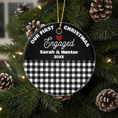 Zwart-wit Plaid Onze 1e Kerstmis verloofd Keramisch Ornament