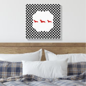 Zwart/Wit Polka Dot Doxie Canvas Afdruk (Insitu (Slaapkamer))