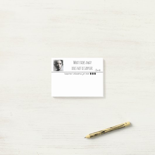 Zwart-wit portret in pixel art post-it® notes (Op bureau)