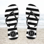 Zwart-wit Preppy Strepen Monogram Teenslippers<br><div class="desc">Aangepast gedrukte flip flop sandalen met een preppy nautical stripe patroon en uw aangepaste monogram of andere tekst in een cirkelvormig lijst. Klik aanpassen het om tekstdoopvonten en kleuren te veranderen of uw eigen afbeeldingen toe te voegen om unieke één van een soortontwerp te creëer!</div>