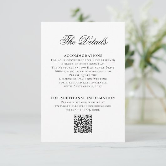 Zwart Wit QR Code Monogram Crest Wedding Details Informatiekaartje (Staand voorkant)