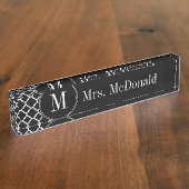 Zwart-wit Quatrefoil Patroon - Aangepast monogram Naambordje (Zijkant)