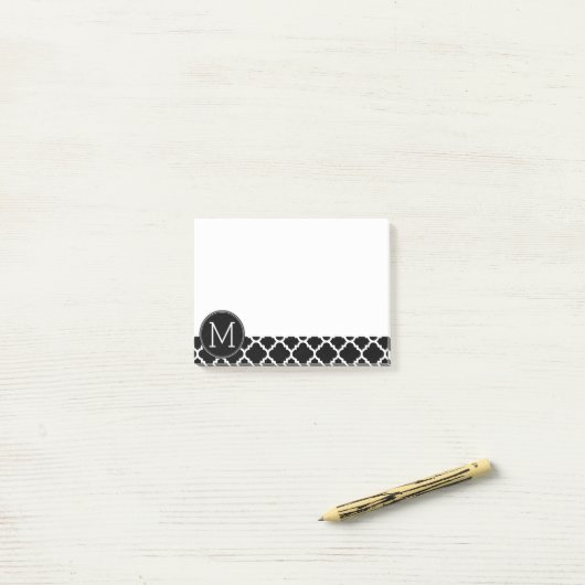 Zwart-wit Quatrefoil Patroon - Aangepast monogram Post-it® Notes (Op bureau)