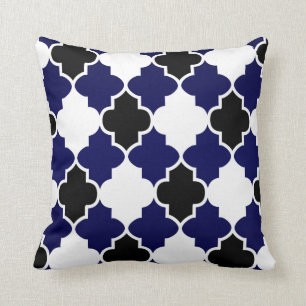 Zwart-wit Quatrefoliepatroon op Navy Blue Kussen