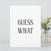 Zwart-wit Raad wat zwangerschap aankondiging (Staand voorkant)