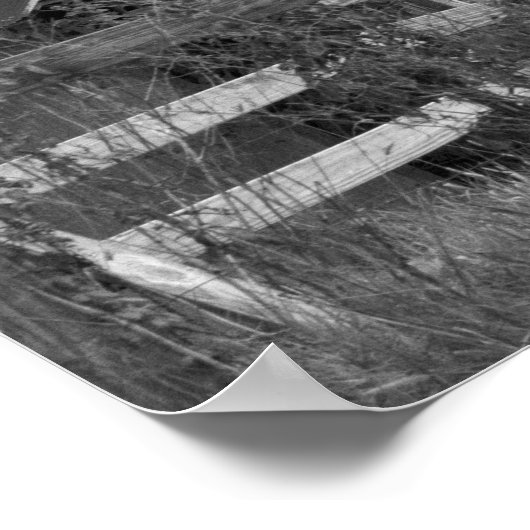 Zwart-wit roestvrij oud Boerderij achter een hek 1 Poster (Hoek)