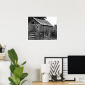 Zwart-wit roestvrij oud Boerderij achter een hek 1 Poster (Thuiskantoor)