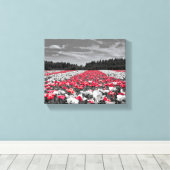Zwart Wit Rood Bloem Canvas Afdruk (Insitu (Houten vloer))